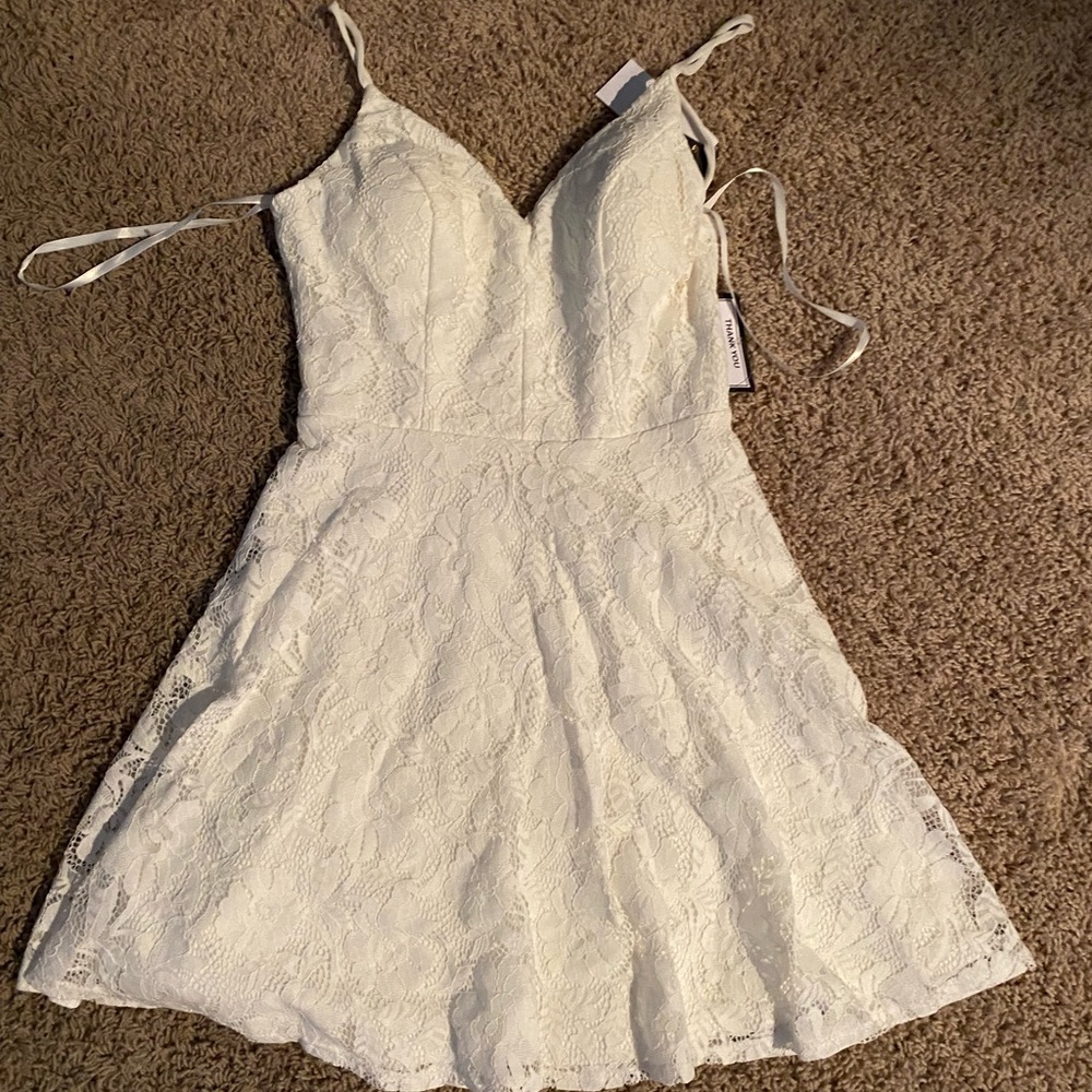 White floral dress with lace design size 3 with tags